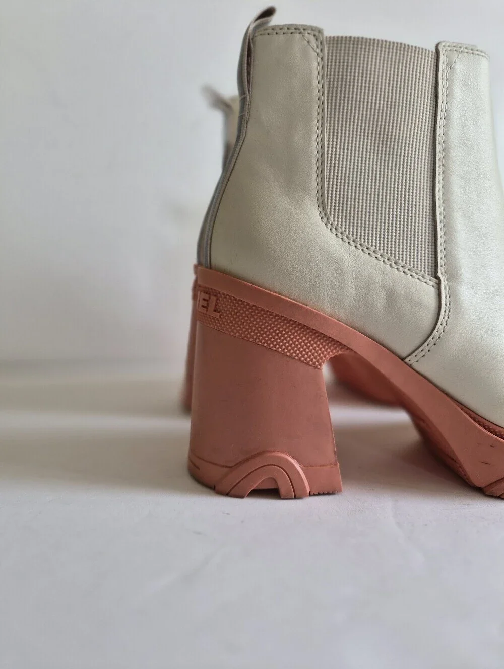 Sorel Brex White Chelsea Natural Pink Waterproof Chunky Heel Boots Size 8.5